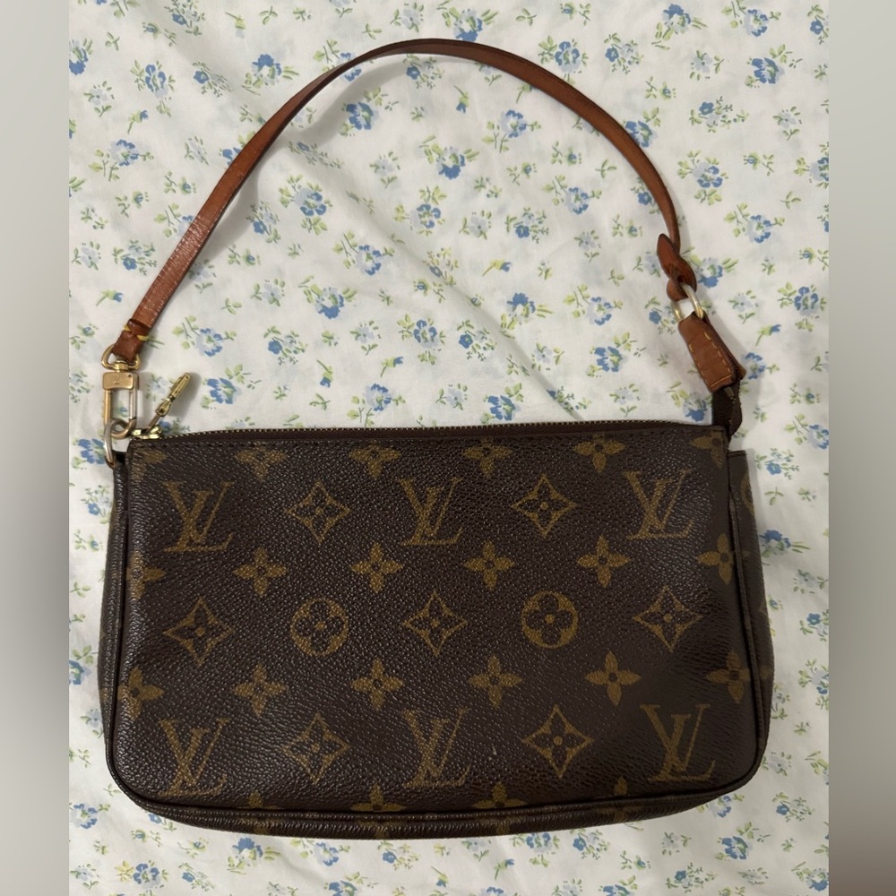 Louis Vuitton shoulder bag